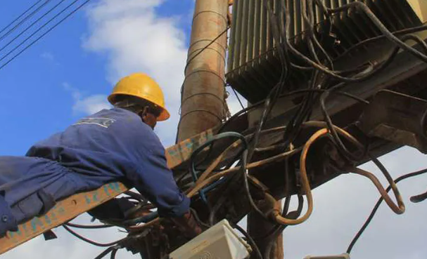 Man Electrocuted After Climbing An Electricity Pole In Kisumu