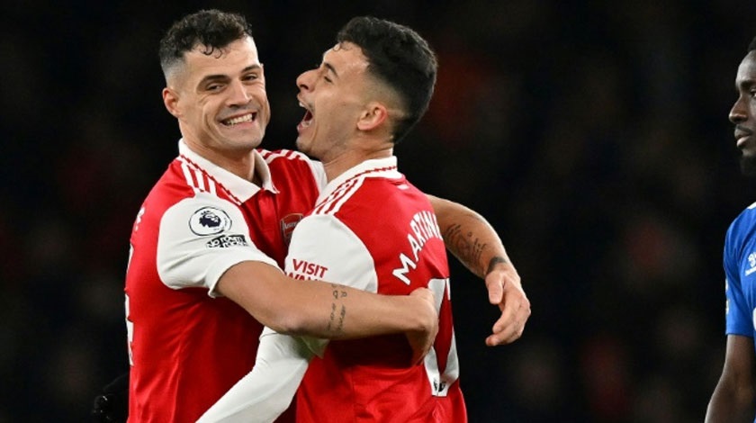 Arsenal on Wednesday night crushed the lacklustre Everton 4-1 to move five points clear on top of the EPL table ahead of Pep Guardiola's Manchester City 2nd.