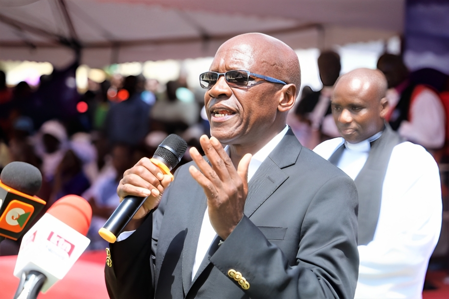 Senator Khalwale silenced by crowd as he defends Ruto's proposal