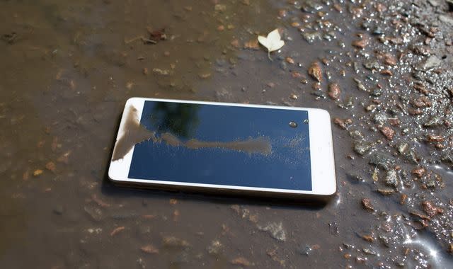Indian official pumps water out of entire dam to get Samsung phone which fell during selfie