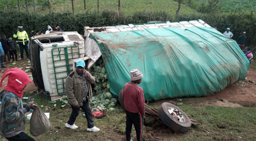 Limuru Residents Steal Cabbages After Lorry Overturns
