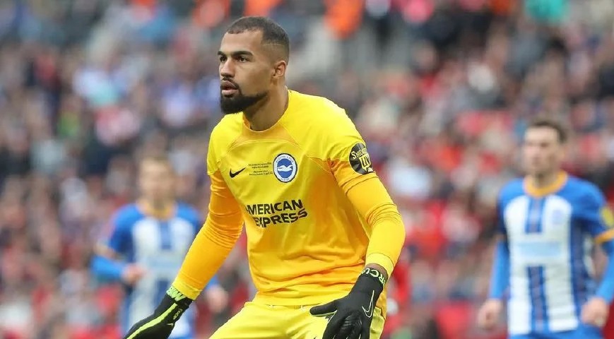 Brighton goalkeeper Robert Sanchez completes £25million Chelsea move