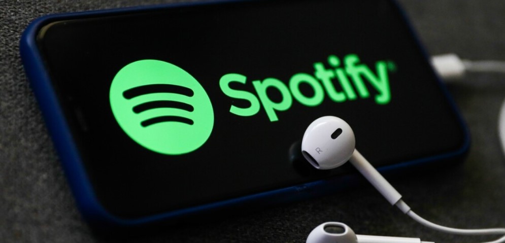 Premium Spotify Users To Enjoy Personalized DJ Features