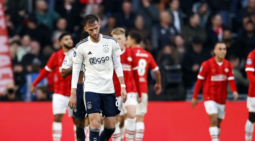 Ajax Victory Lifts Them From Bottom Of Eredivisie