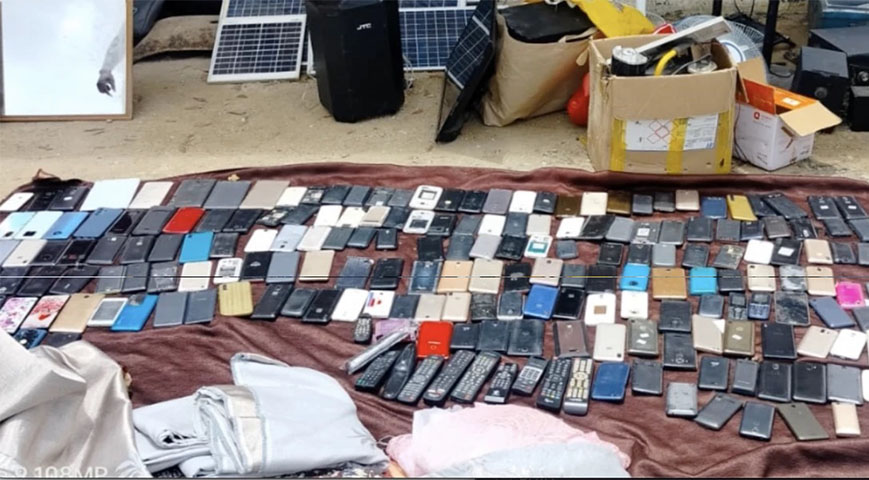 police recover over 400 stolen phones