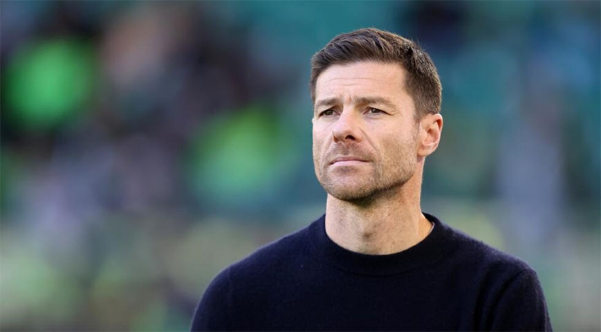 Bayer Leverkusen's Spanish coach Xabi Alonso