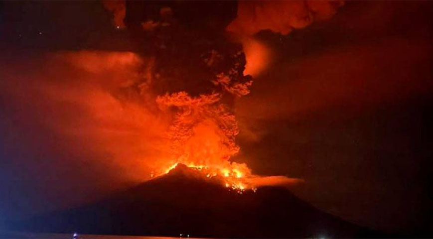 Hundreds Evacuated After Indonesia's Ruang Volcano Erupts