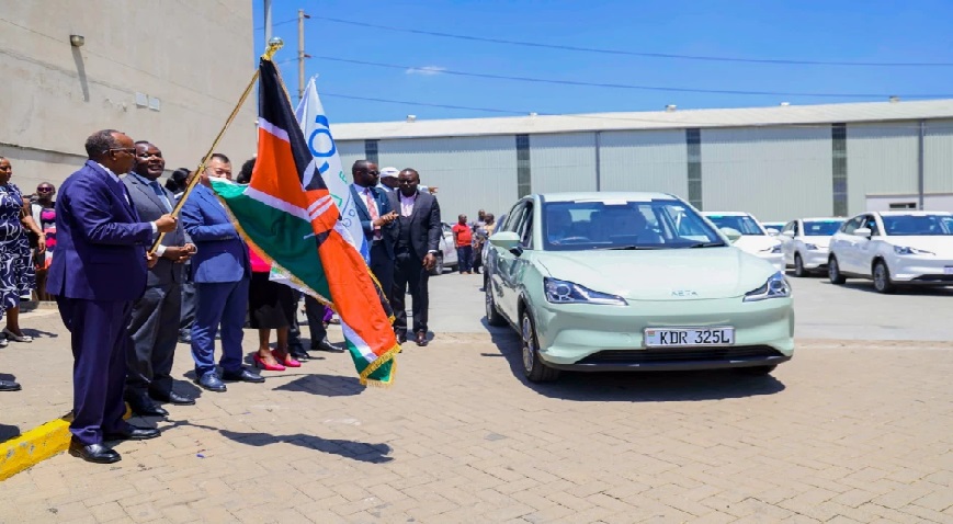 CS Duale flagging off 100 electric vehicles by MojaEV